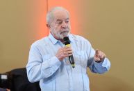 A canais de esquerda, Lula volta a falar em regulação da mídia