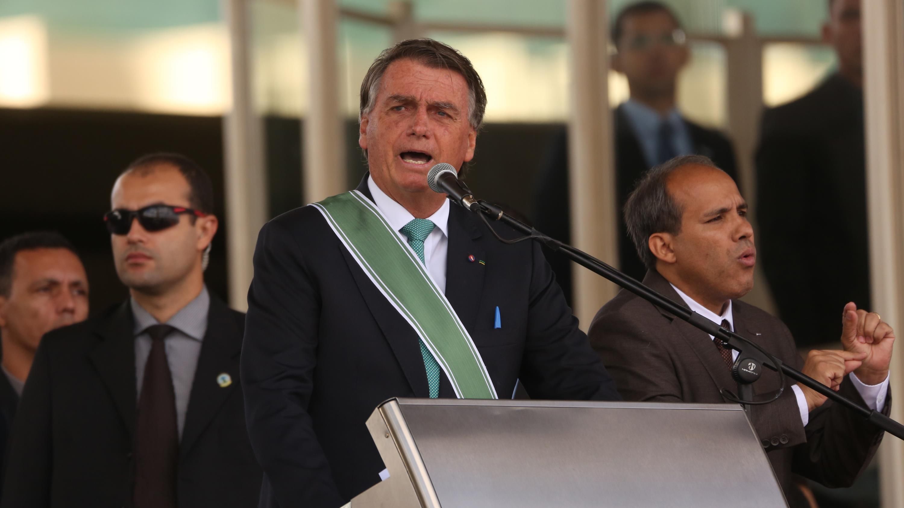 BOLSONARO DIA DO EXÉRCITO