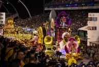 Desfiles cheios de energia, celebrações e protestos fecham Carnaval no Anhembi