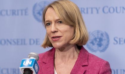 Noruega fecha fronteiras e portos para veículos e navios de carga russos