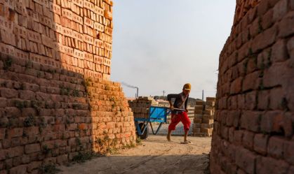 Estudo estima que mundo tem 375 milhões de crianças entre 7 e 14 anos trabalhando