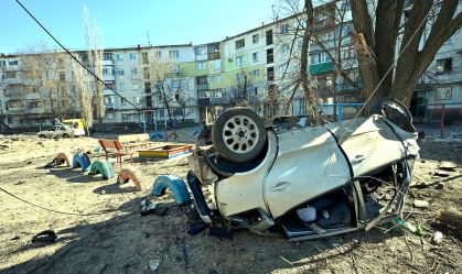 Bombardeio russo deixa pelo menos 12 mortos em Luhansk, no leste da Ucrânia