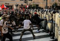 Peru posiciona exército em rodovias enquanto protestos e bloqueios continuam