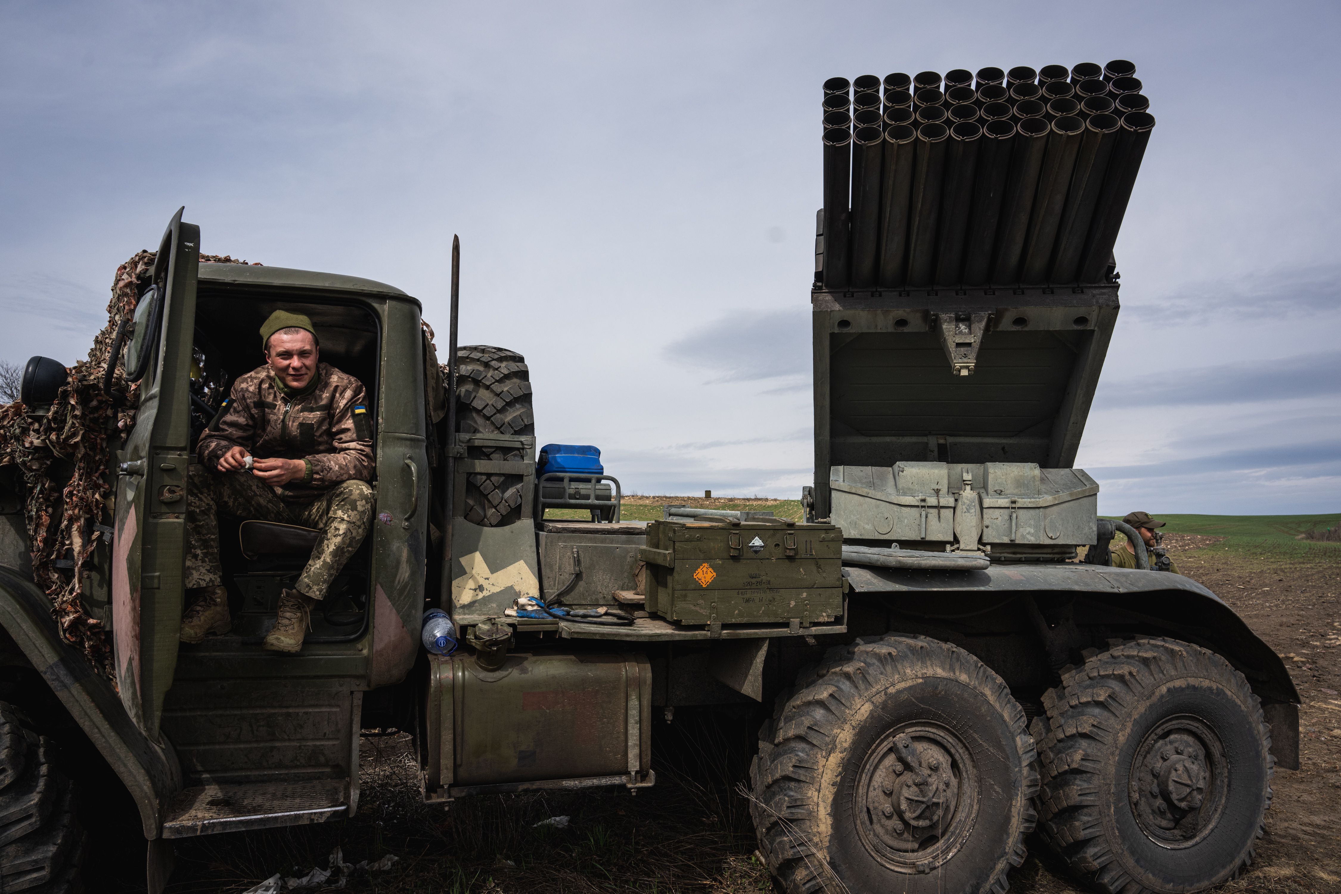 Ukrainian forces fire GRAD rockets toward Russian positions in Donbas