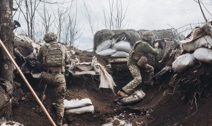 Especialistas acreditam que guerra deve terminar de forma diplomática, mas o fim parece estar longe
