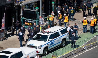Estação de metrô no Brooklyn, em Nova York, ficou interditada após os ataques nesta terça-feira (12)