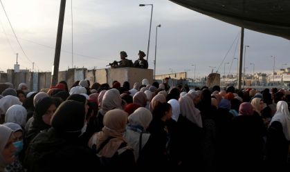 Conflito com polícia israelense deixa 31 palestinos feridos em Jerusalém