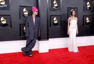 Justin Bieber explica unfollow na esposa Hailey