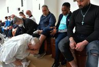 Papa Francisco visita prisão italiana para tradicional missa de lava-pés