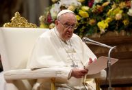 "Atingir civis indiscriminadamente" é crime de guerra, diz papa em discurso