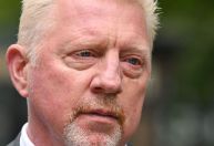 Ex-campeão do tênis Boris Becker é condenado à prisão no Reino Unido por fraude