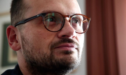 Judeu abriga refugiados em homenagem aos que salvaram sua família do Holocausto