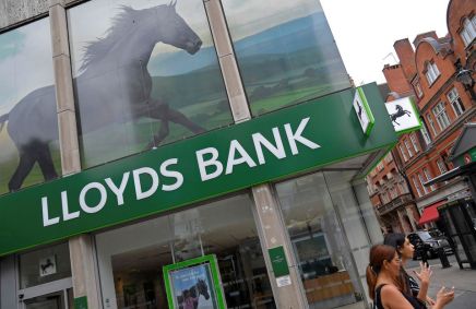 Fachada de unidade de Lloyds Bank em Londres, na Inglaterra
