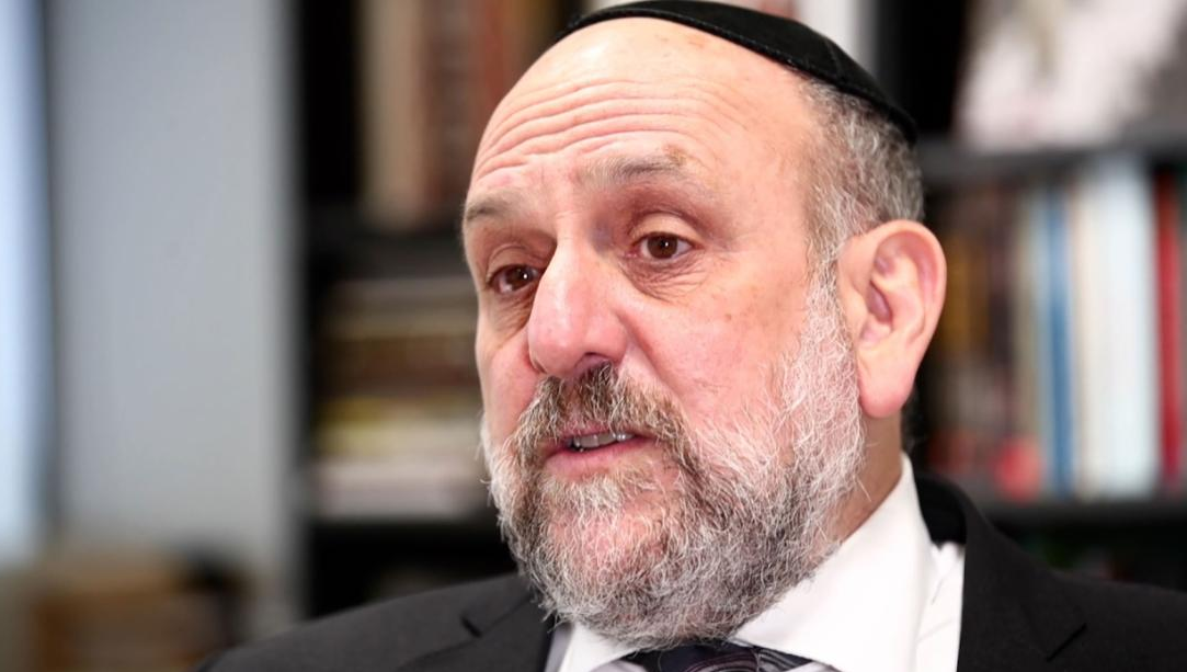 O rabino Michael Schudrich disse que a memória do Holocausto estimulou os judeus a ajudar os ucranianos. / CNN