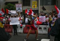 Sobe para cinco o número de mortos em manifestações contra inflação no Peru