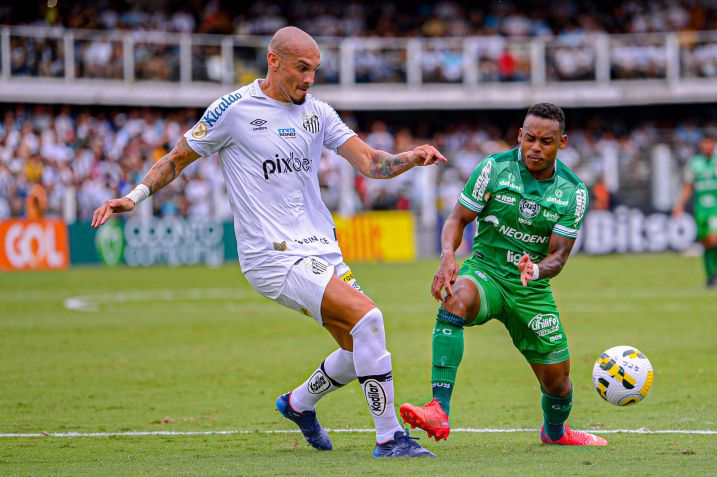 Maicon, do Santos, durante partida com o Coritiba válida pela 2ª rodada do Campeonato Brasileiro disputada no estádio da Vila Belmiro, em Santos (SP)LENITA RODRIGUES/O FOTOGRÁFICO/ESTADÃO CONTEÚDO / Foto: Lenita Rodrigues/O Fotográfico/Estadão Conteúdo
