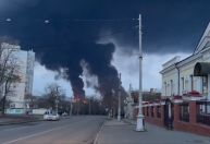 Forças russas bombardeiam instalações de combustível em Odessa