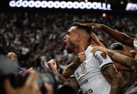 Com dois gols de Maycon, Corinthians supera o Boca Juniors pela Libertadores