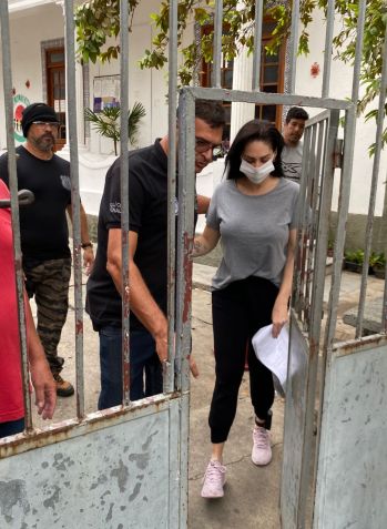 Monique Medeiros, mãe de Henry Borel e acusada de omissão na morte de seu filho, instalou tornozeleira eletrônica e seguiu para a prisão domiciliar, conforme estabelecido pela Justiça / Jaqueline Frizon/CNN