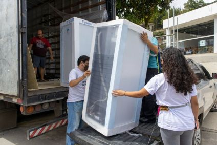 Além dos alimentos, entidade fez doação de eletrodomésticos às famílias atingidas pelas chuvas