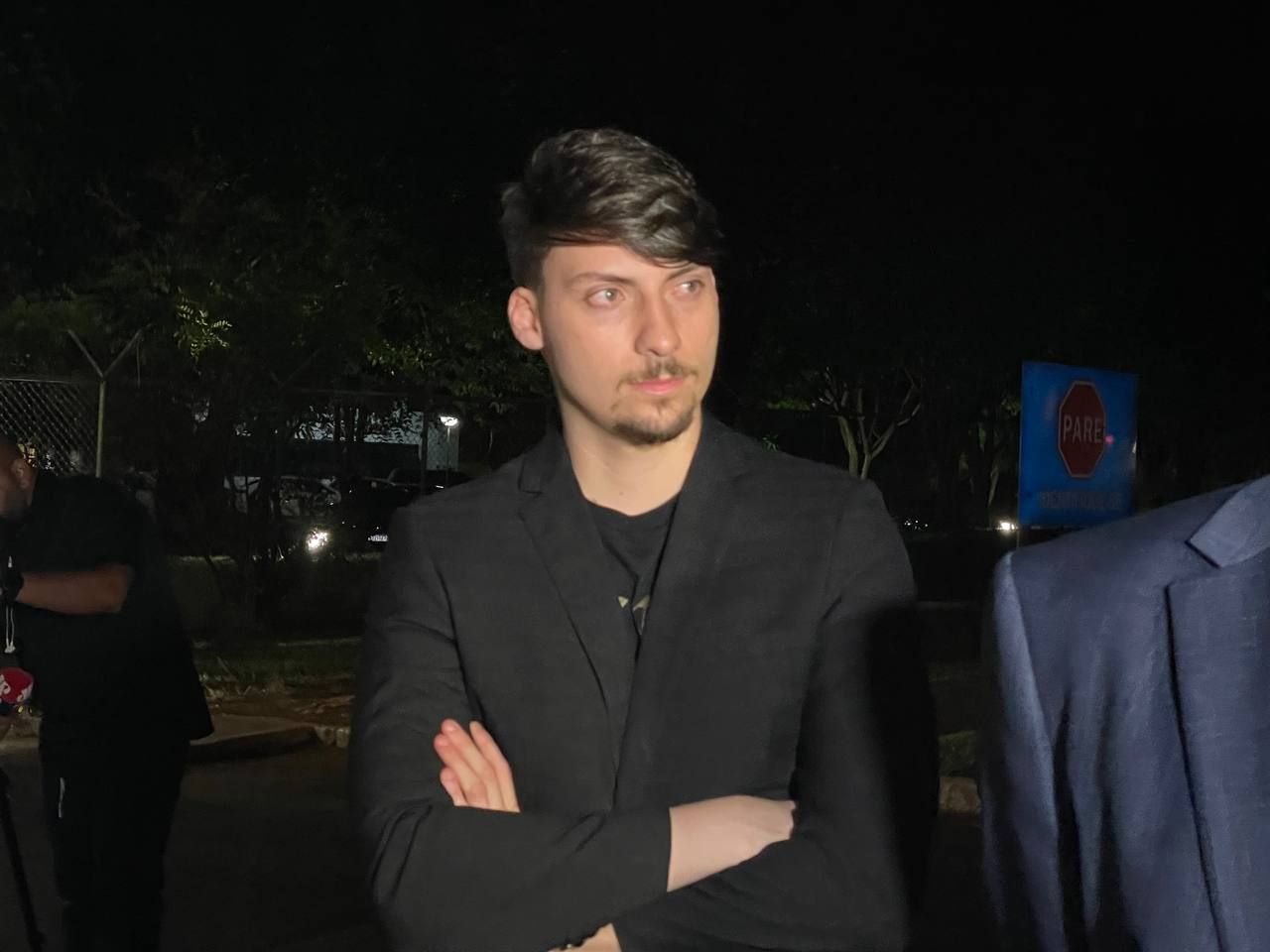 Filho mais novo de Bolsonaro, Jair Renan prestou depoimento à Polícia Federal nesta quinta-feira (7)