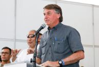 Bolsonaro diz estar “orgulhoso e feliz” por perdão a Silveira