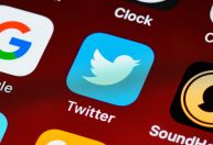 Com Musk no comando, Twitter deve ter novo modelo de negócio, avaliam especialistas