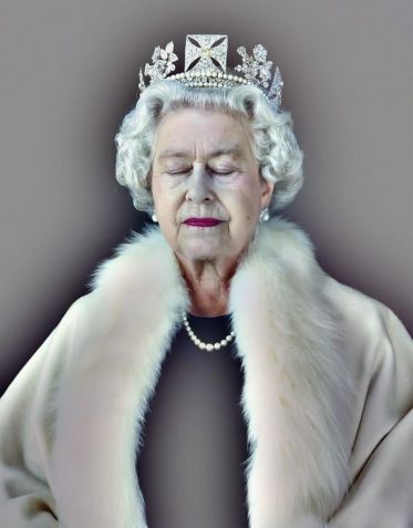 O retrato do artista britânico Chris Levine da rainha Elizabeth II intitulado "Lightness of Being" / Courtesy of Sotheby's