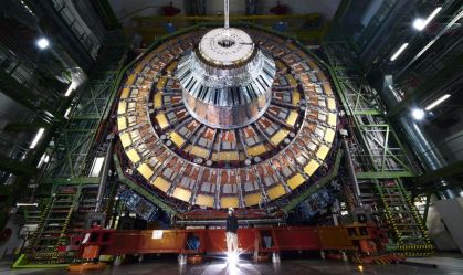 Cientistas se preparam para reiniciar acelerador de partículas em busca de "matéria escura"