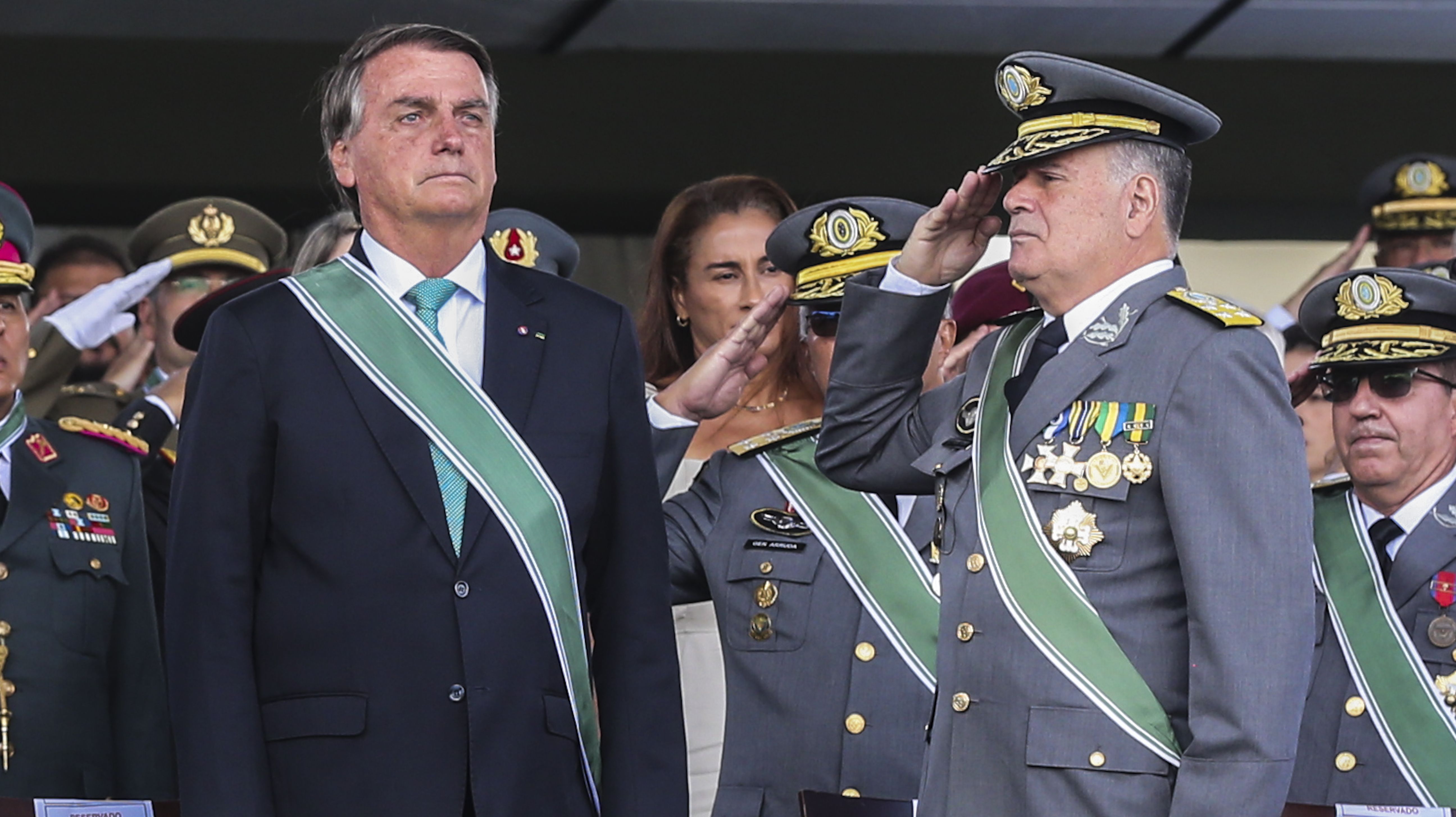O presidente da República, Jair Bolsonaro participa da cerimônia comemorativa do Dia do Exército, no Quartel-General do Exército, no Setor Militar Urbano, em Brasília