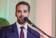 Eduardo Leite anuncia que se manterá neutro em disputa pela Presidência