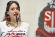 Isa Penna anuncia ação contra deputado após dizer que ela teve “sorte” em ser assediada