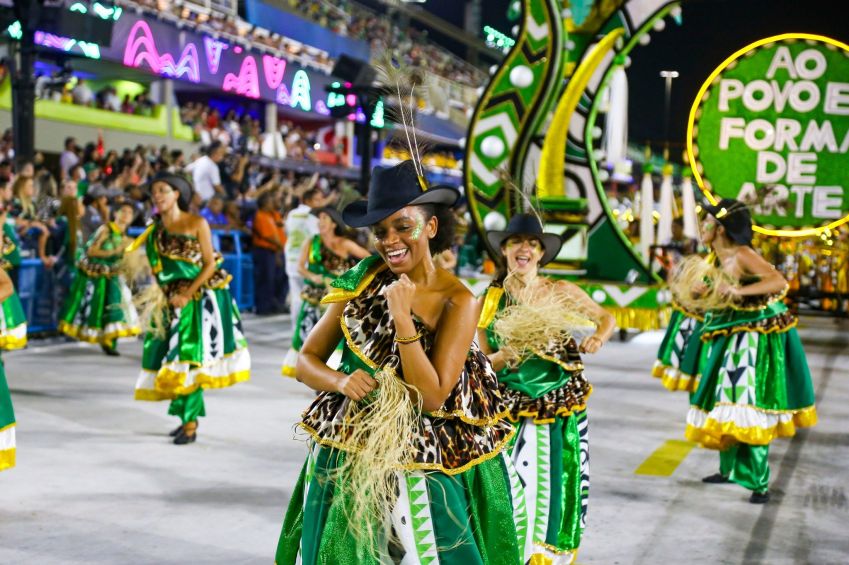 Império da Tijuca reviveu sua tradição de enredos afro ao cantar a trajetória de um movimento que protestou contra o embranquecimento e a perda das tradições do carnaval / Henrique Esteves/Prefeitura do Rio de Janeiro