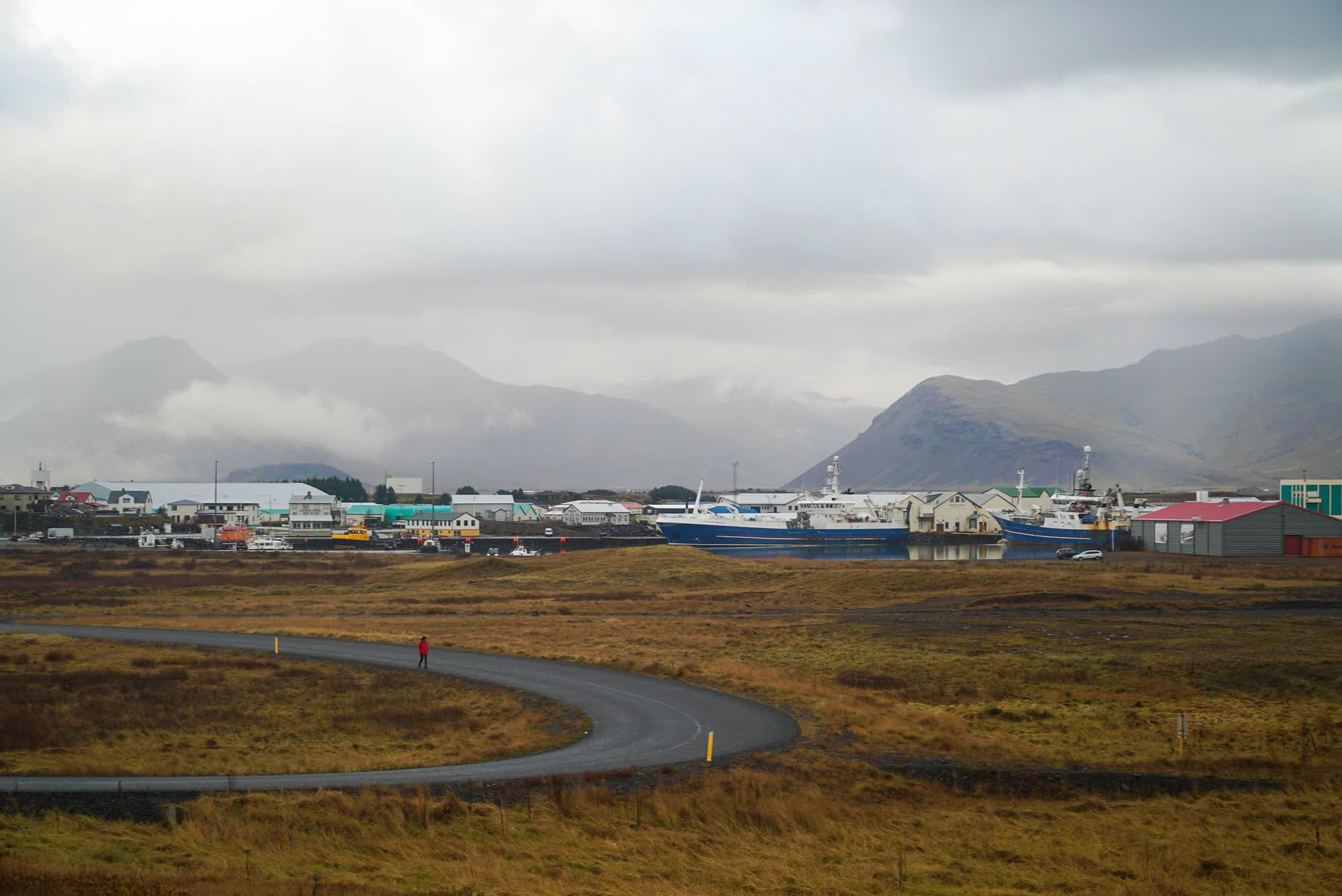 Barcos estão atracados em Höfn, na Islândia / Temujin Doran/CNN