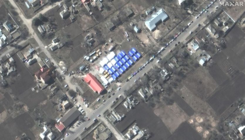 Imagens do satélite Maxar mostram o acampamento em Bezimenne em 22 de março / Maxar Technologies/Reuters