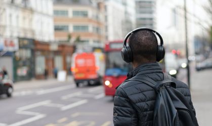 música | fone de ouvido