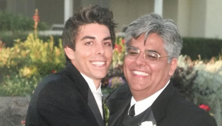 Tony Mendioroz com seu pai, Randy, que compartilhavam o amor pelo oceano de formas diferentes / Tony Mendioroz