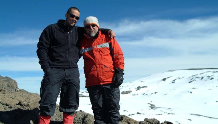 "Parceiros de aventura" Dan Fischer e seu pai, Karl / Dan Fischer