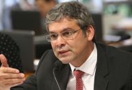 Líder do PT diz que PL da Anistia é "uma aberração contra a democracia"