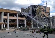 Ataque russo causa danos em mais de 1.000 apartamentos e 5 escolas em Lozova, diz prefeito