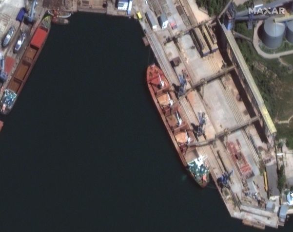 Os navios graneleiros russos têm capacidade de 30 mil toneladas métricas de grãos / Maxar