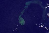 Satélite da Nasa capta imagens da erupção de vulcão submarino Kavachi