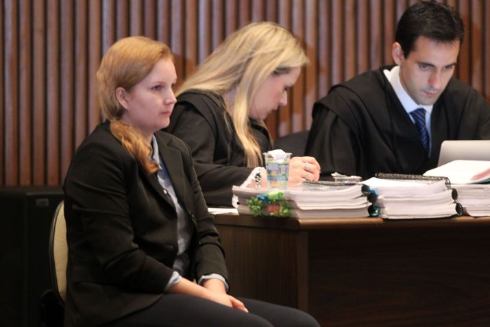 Elize Matsunaga em 2016, ao lado de sua advogada, Roselle Soglio, durante o julgamento/ ESTADÃO CONTEÚDO