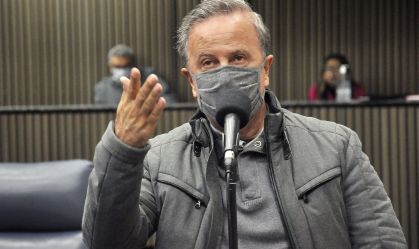 Após fala racista vazada, PSB desfilia vereador Camilo Cristófaro