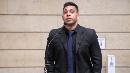 Vereador Gabriel Monteiro durante sessão na Câmara do Rio