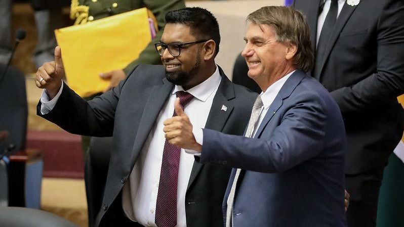 Bolsonaro viaja à Guiana