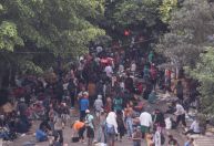 Após saquear loja de eletrônicos, grupo esconde computadores em bueiros na Cracolândia
