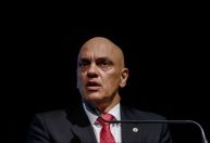 Eleições serão “limpas, transparentes” e “com urnas eletrônicas”, diz Moraes