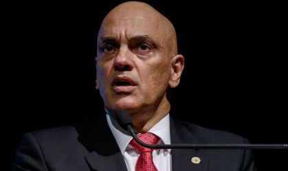 Eleições serão "limpas, transparentes" e "com urnas eletrônicas", diz Moraes