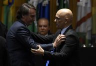 Moraes dá 48 horas para Bolsonaro explicar visita a embaixada